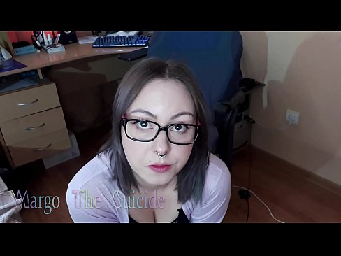 ❤️ Une fille sexy avec des lunettes suce profondément un gode devant la caméra ❤️ Porno fait maison at fr.91sesex101.top ❤